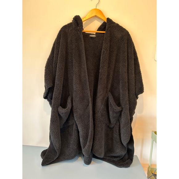 Steve Madden black hooded open front sherpa poncho One size - Picture 1 of 7
